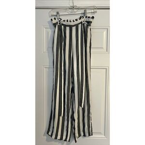 American Eagle Women's Size Medium Gray/ White Stripe Paper Bag Tie Waist  Pants